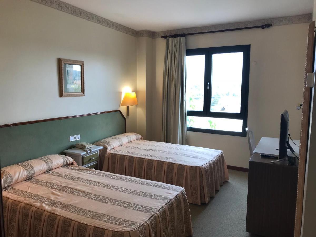 Hotel Magallon Каспе Екстер'єр фото