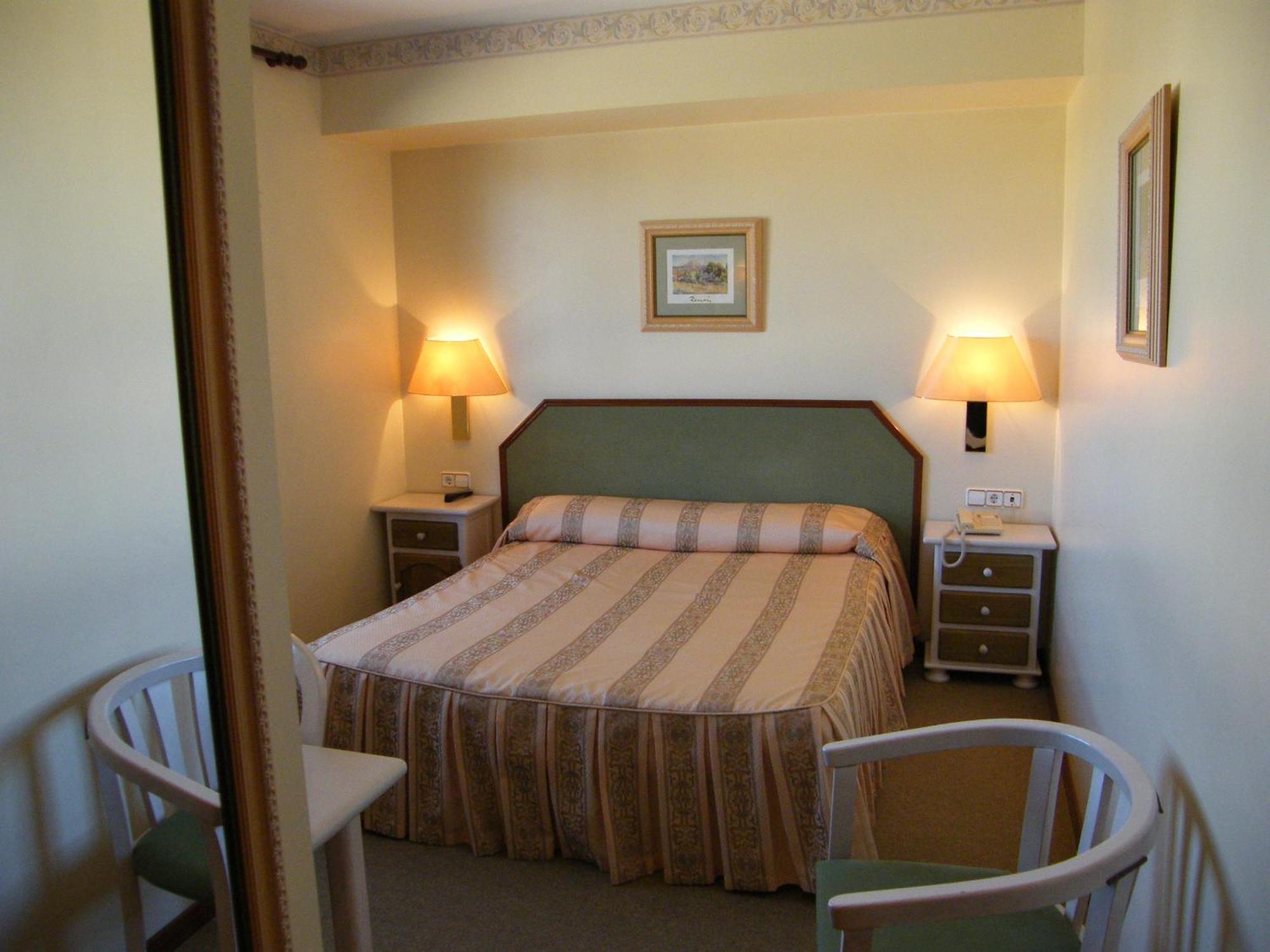 Hotel Magallon Каспе Екстер'єр фото